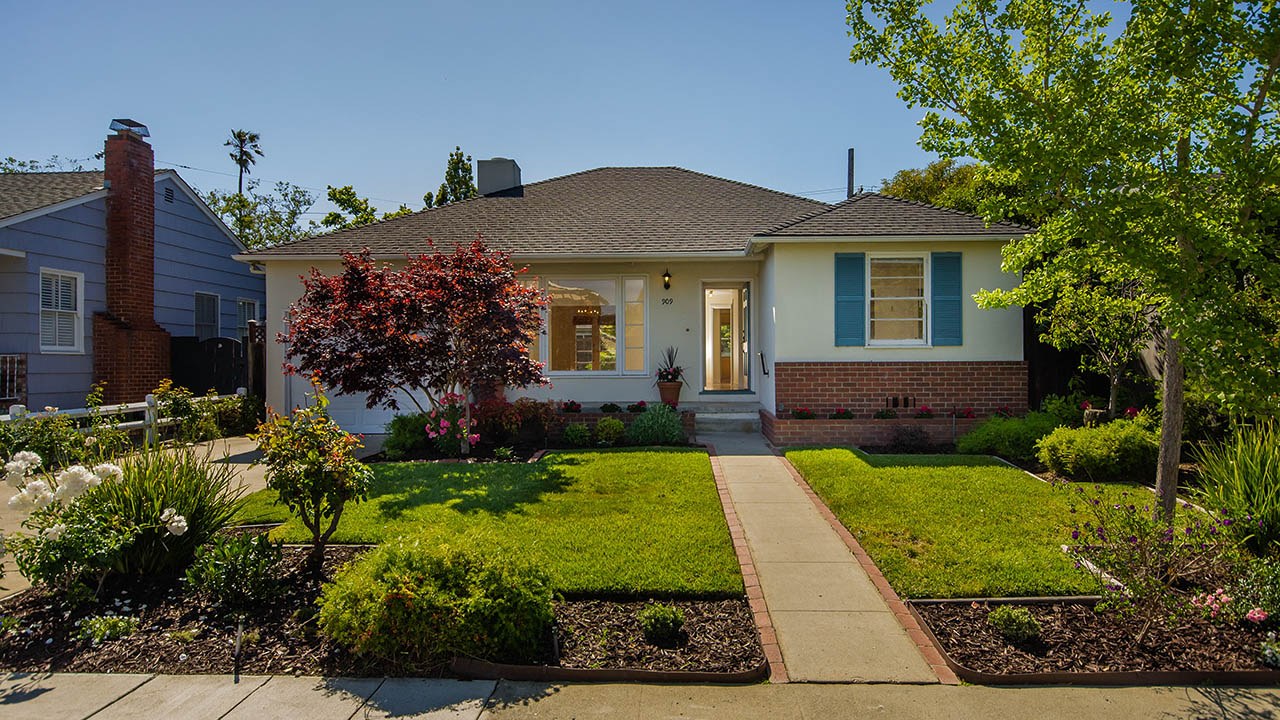 909 Fleetwood Drive